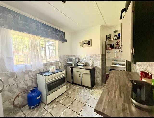 3 BEDROOM HOUSE FOR SALE IN VANDERBIJLPARK CW 5
